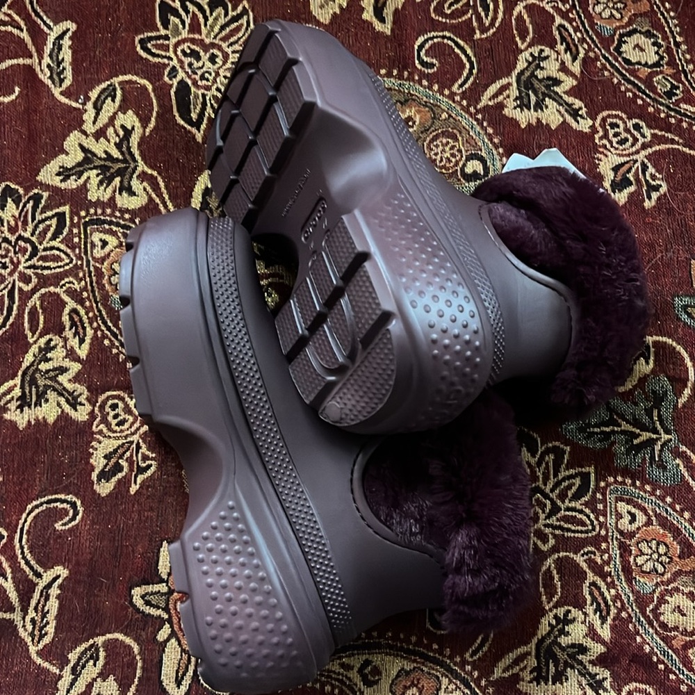 NWT CROC Stomp boot Women’s Size 5 Dark Cherry Fully lined - Picture 2 of 4